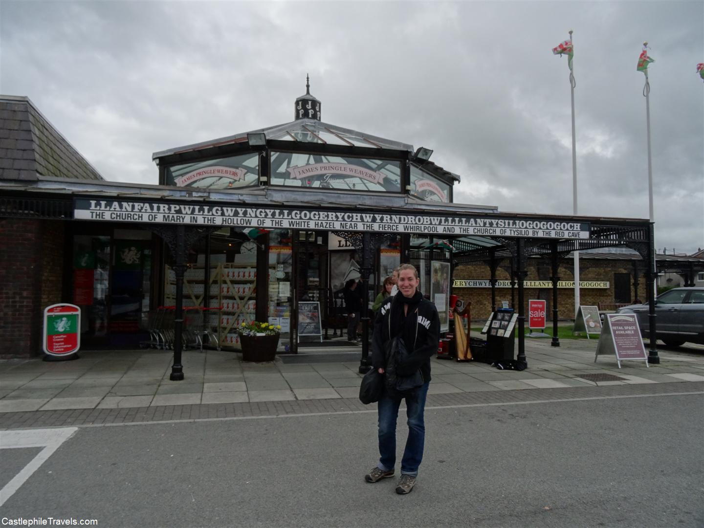 The obligatory photo in front of the visitor's centre