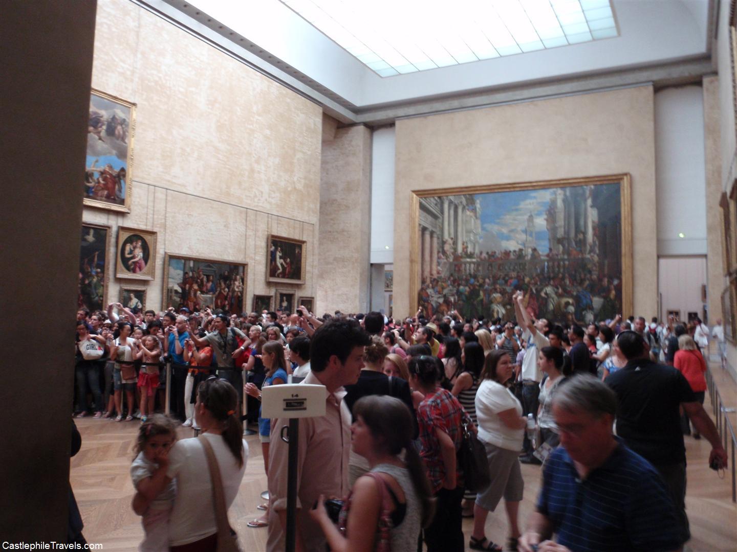 The crowd in front of the Mona Lisa