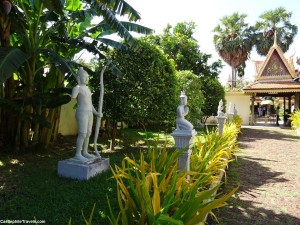 The gardens as you enter the Royal Palace