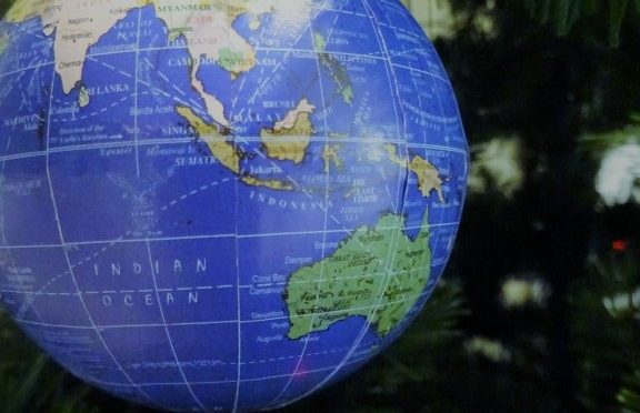 Raz 9.5" santa in martini glass animated lighted water globe christmas Anticipation is all part of the fun of travelling - Castlephile Travels